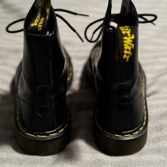 Black Doc Marten boots. Woman’s 8.5 - Picture 3 of 4